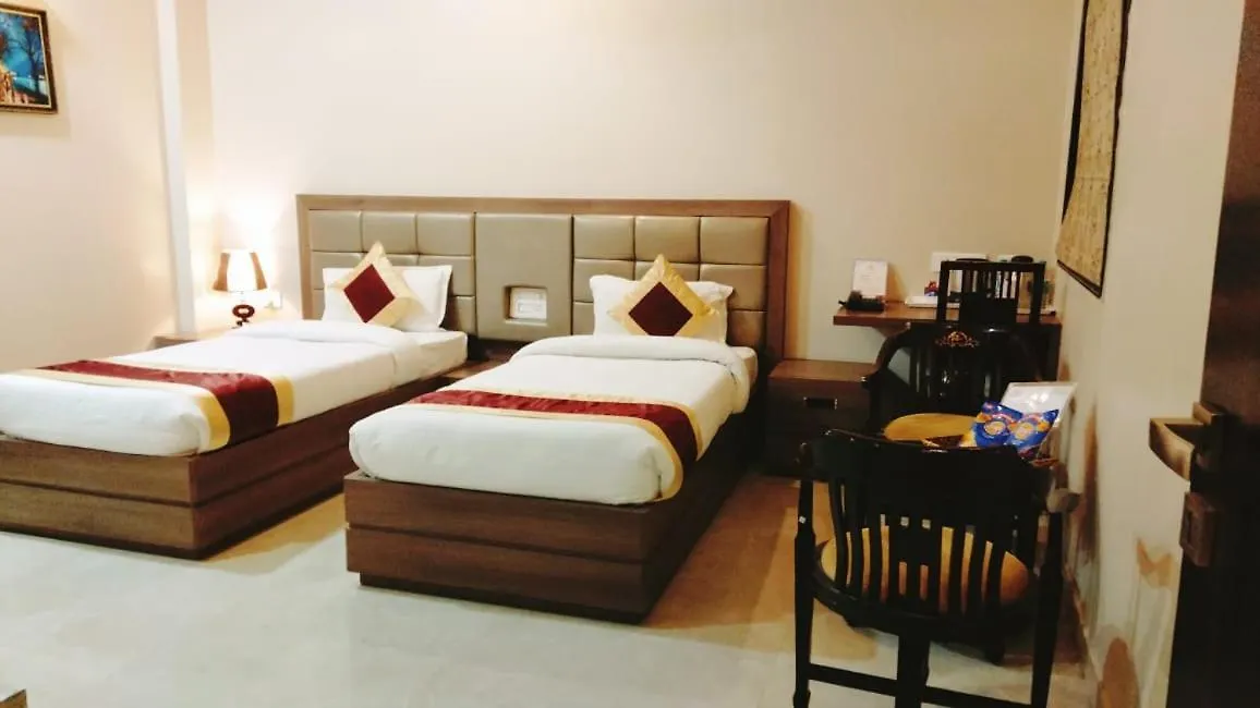 Hotel Ozas Grand 바라나시