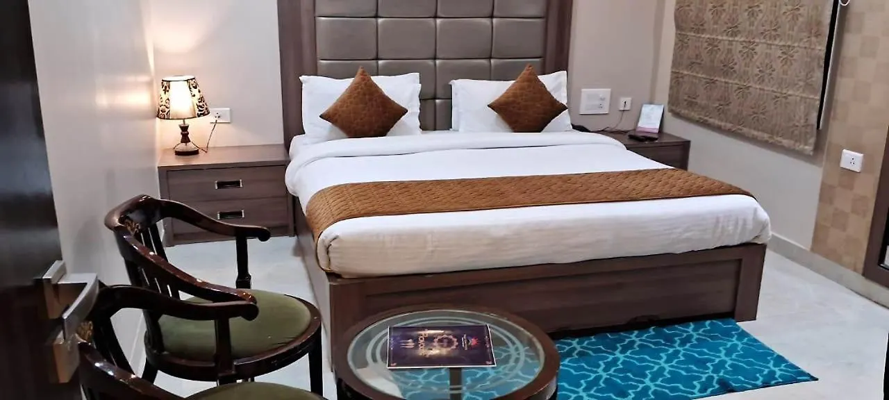 ***  Hotel Ozas Grand 바라나시 인도