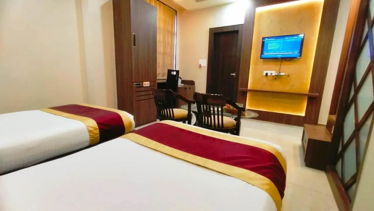 Hotel Ozas Grand Váránasí 3*,