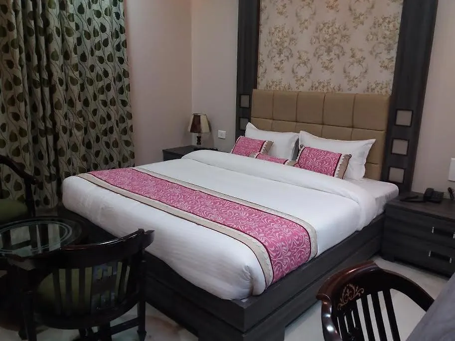 Hotel Ozas Grand Váránasí